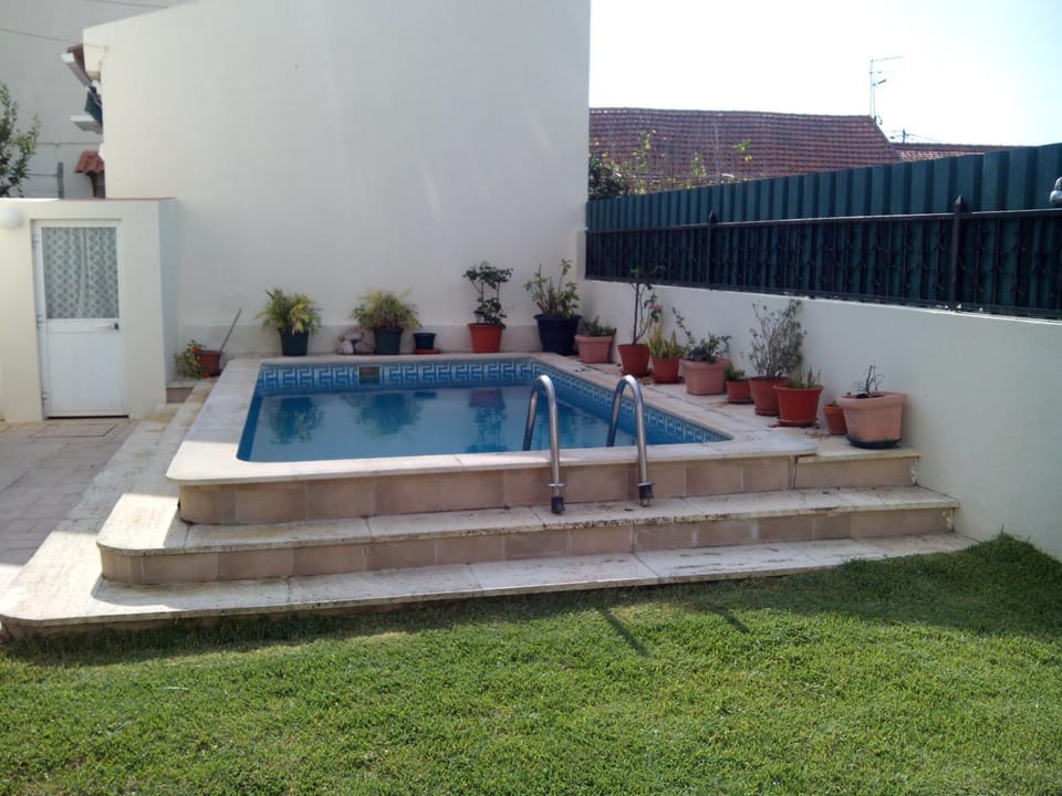 Swimming pool, Swimming pool