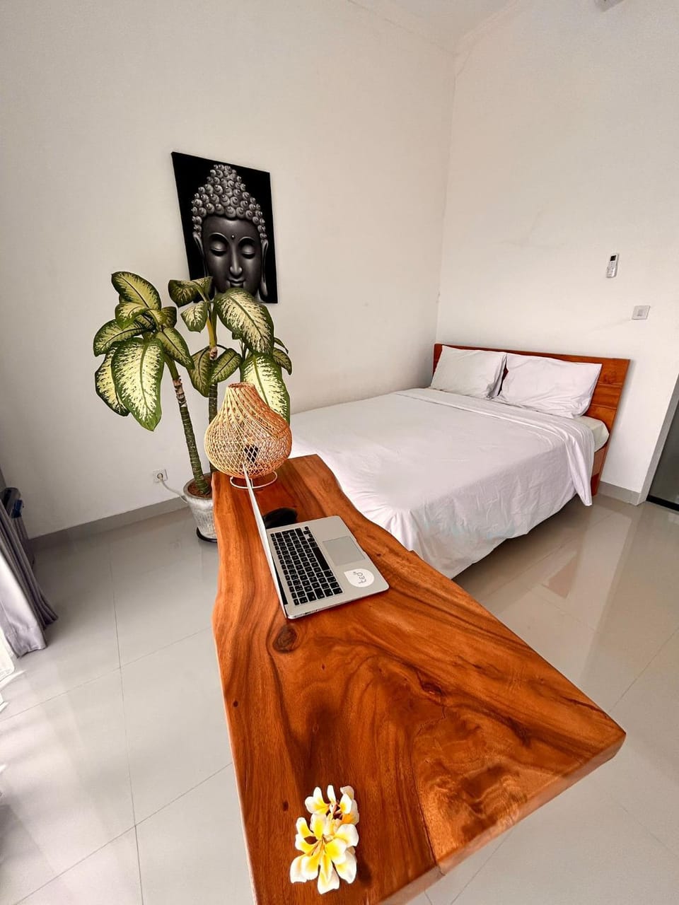 Villa Singapore Spacious 3BR Pool Villa in Canggu Apartment in North Kuta