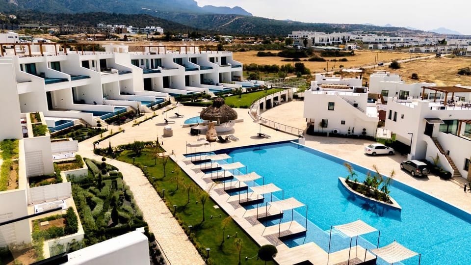Property building, Natural landscape, Garden, Mountain view, Pool view, Swimming pool