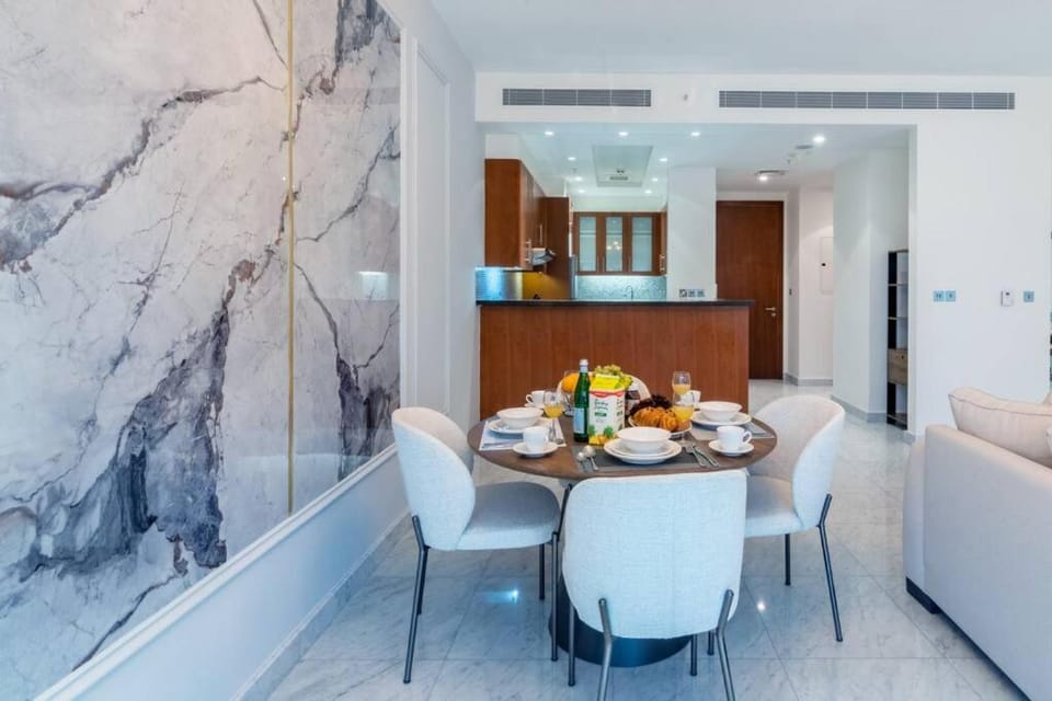 FIRST CLASS 1BR Luxurious DIFC Retreat Apartment in Dubai