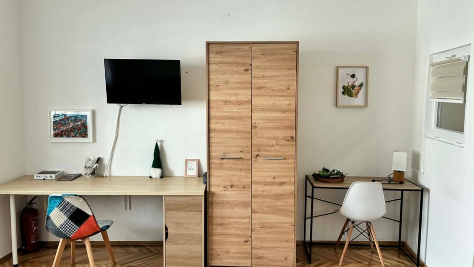 Под старой лозой Apartment hotel in Novi Sad