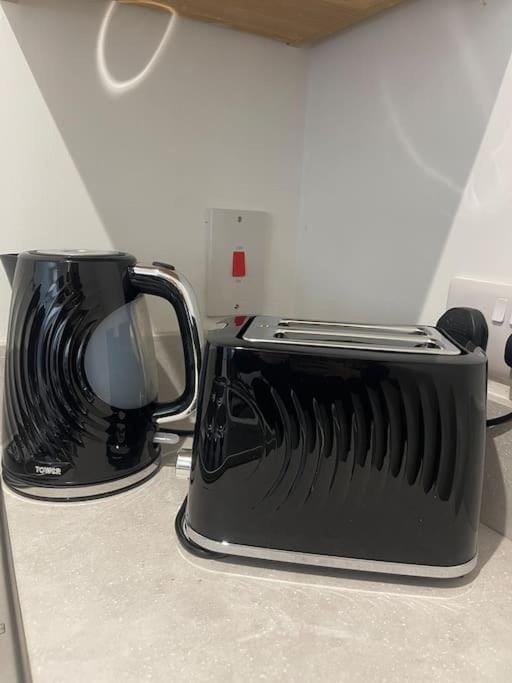 Coffee/tea facilities, toaster