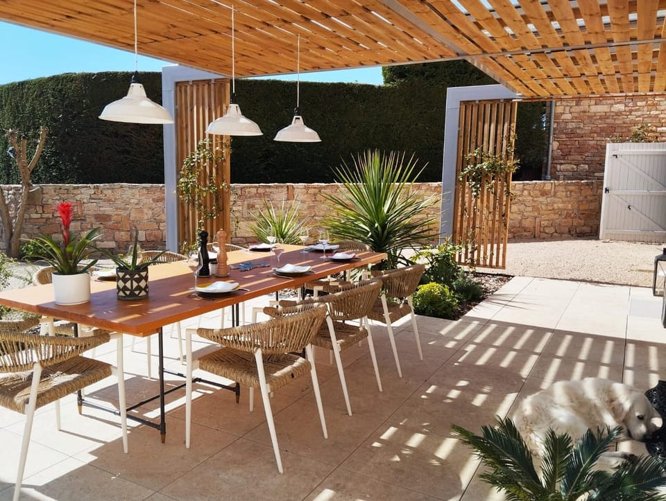 Property building, Dining area, Breakfast