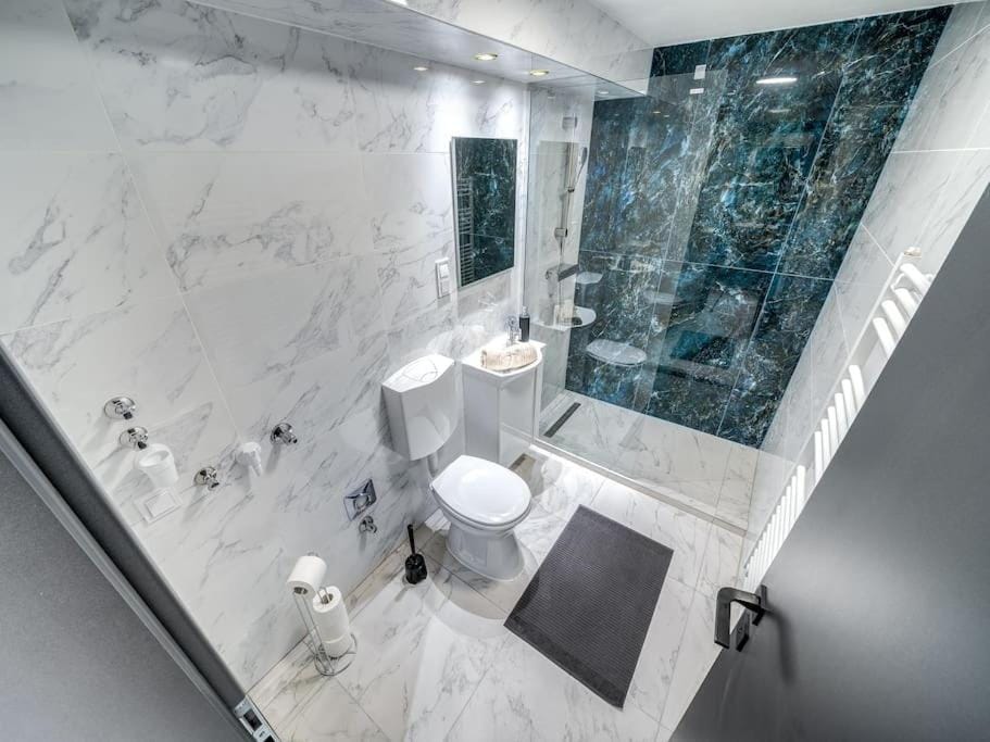Loft 8 - Grand Stylish Stay with parking Apartment in Budapest