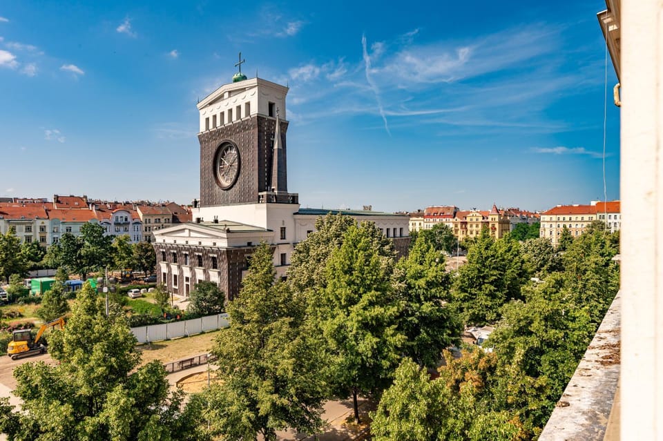 Nearby landmark, Day, Summer, City view, Landmark view, Location