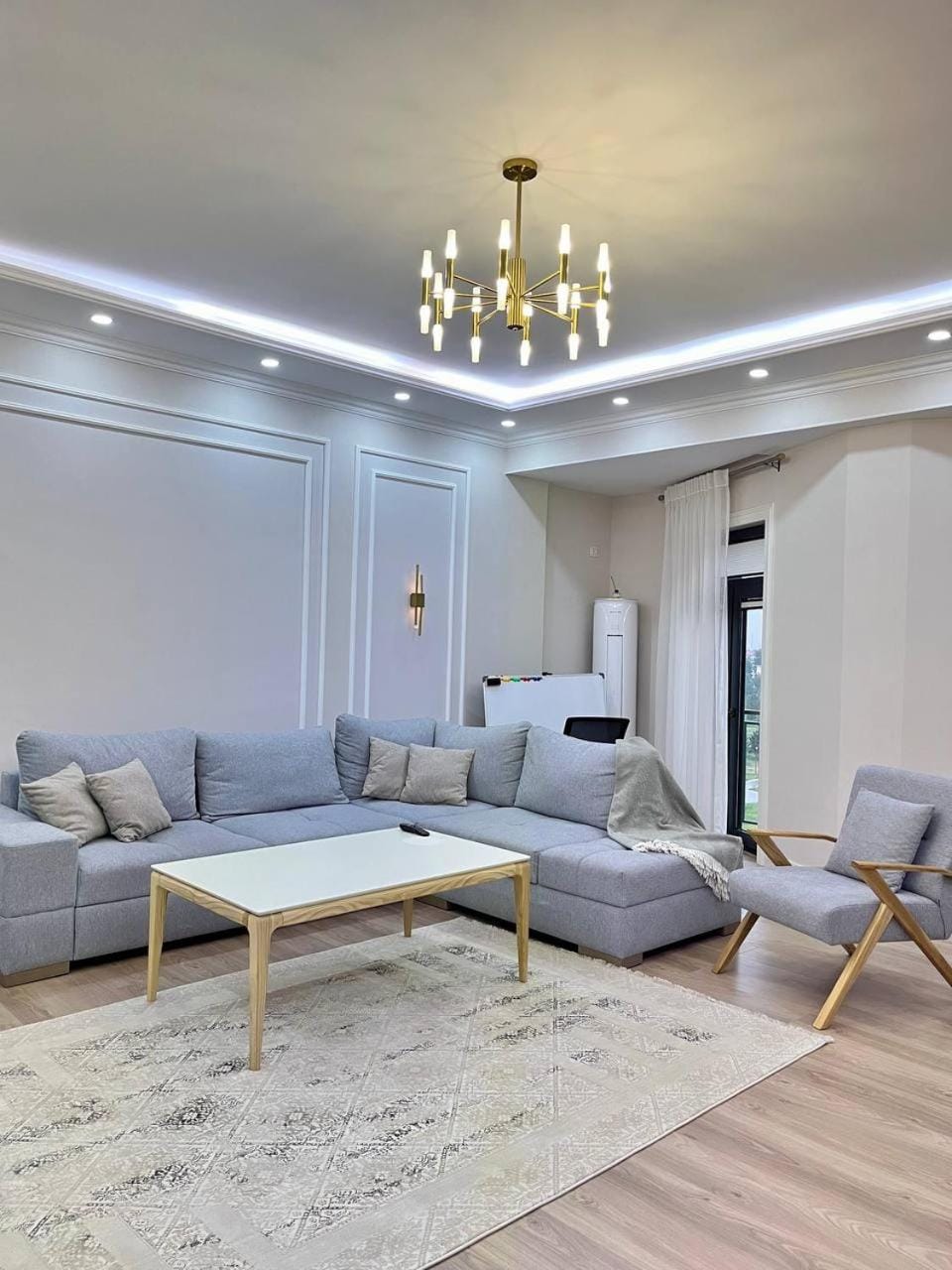 Communal lounge/ TV room, Living room, Seating area