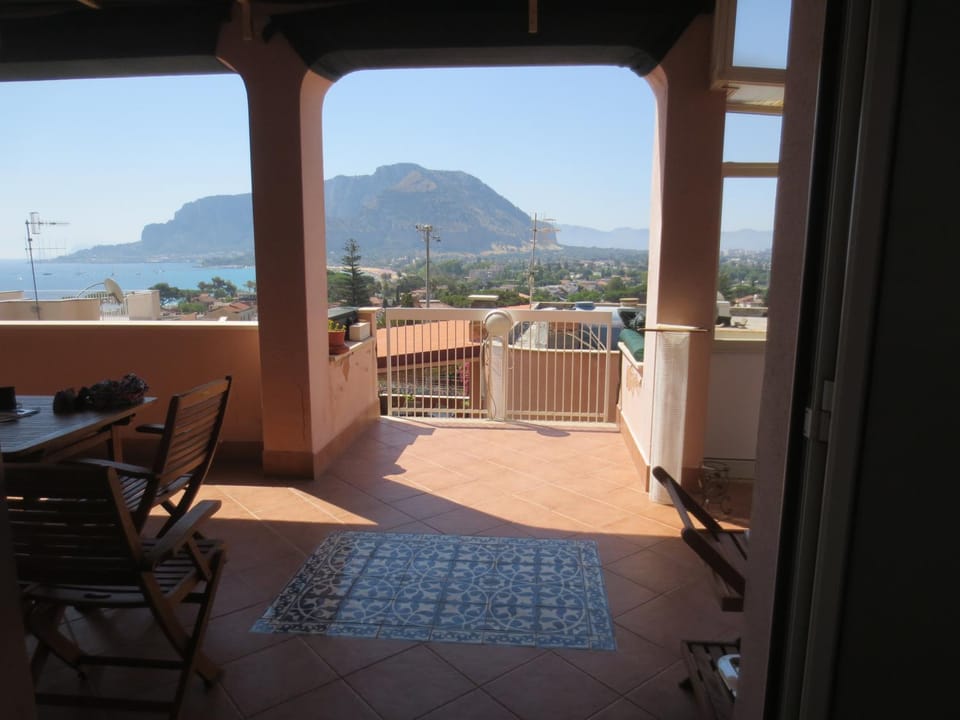 Natural landscape, Balcony/Terrace, Mountain view, Sea view