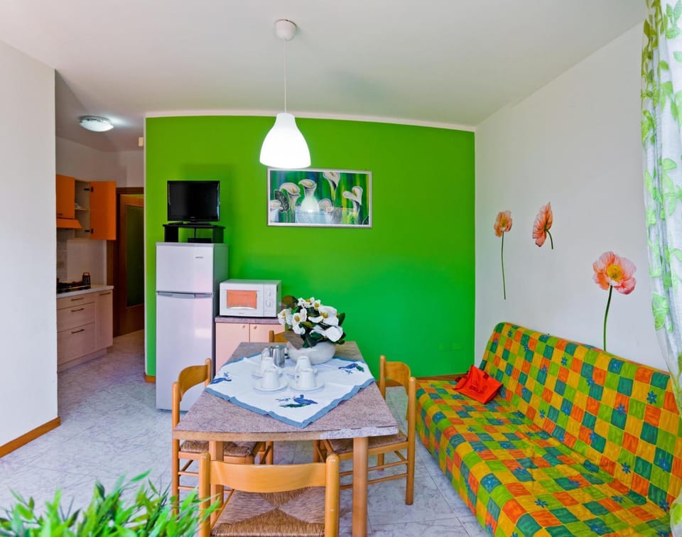 Kitchen or kitchenette, Living room, Dining area