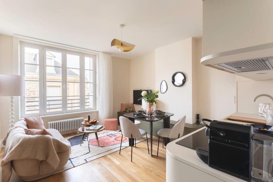 Kitchen or kitchenette, Living room