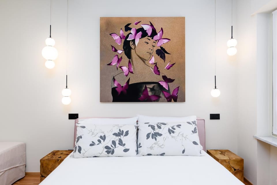 Bed, Photo of the whole room, Decorative detail, Bedroom