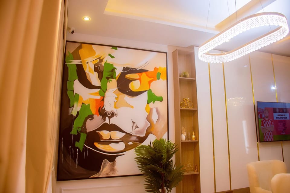 Lekki Aprt Pool Gym sleeps 6 FreeP Tv WiFi House in Lagos, Nigeria