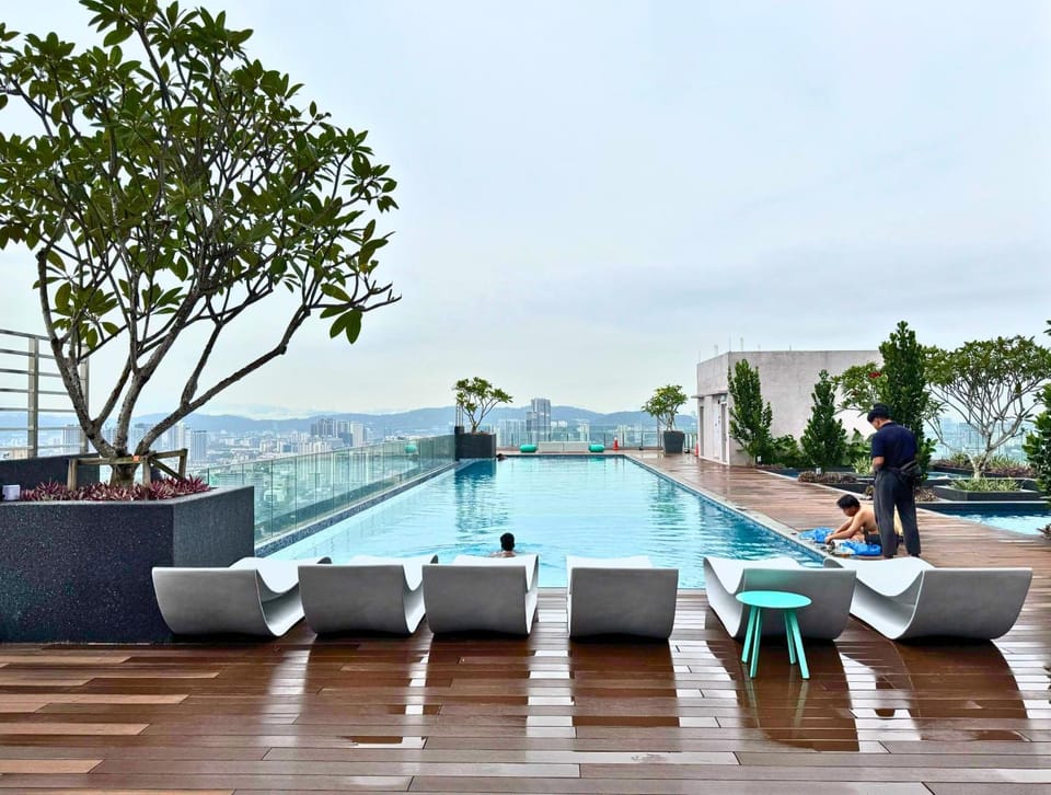 Swimming pool, sunbed