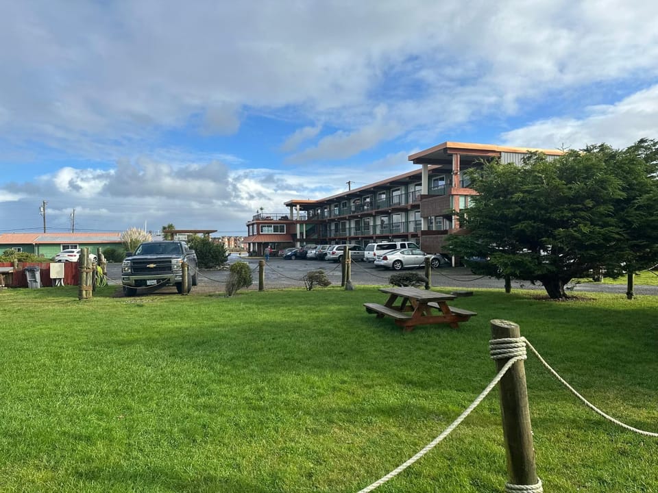 Property building, Patio, Parking