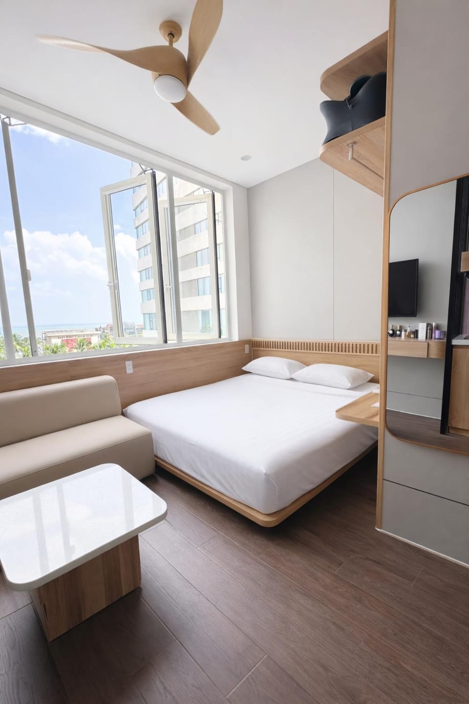 Bed, TV and multimedia, Bedroom, wardrobe