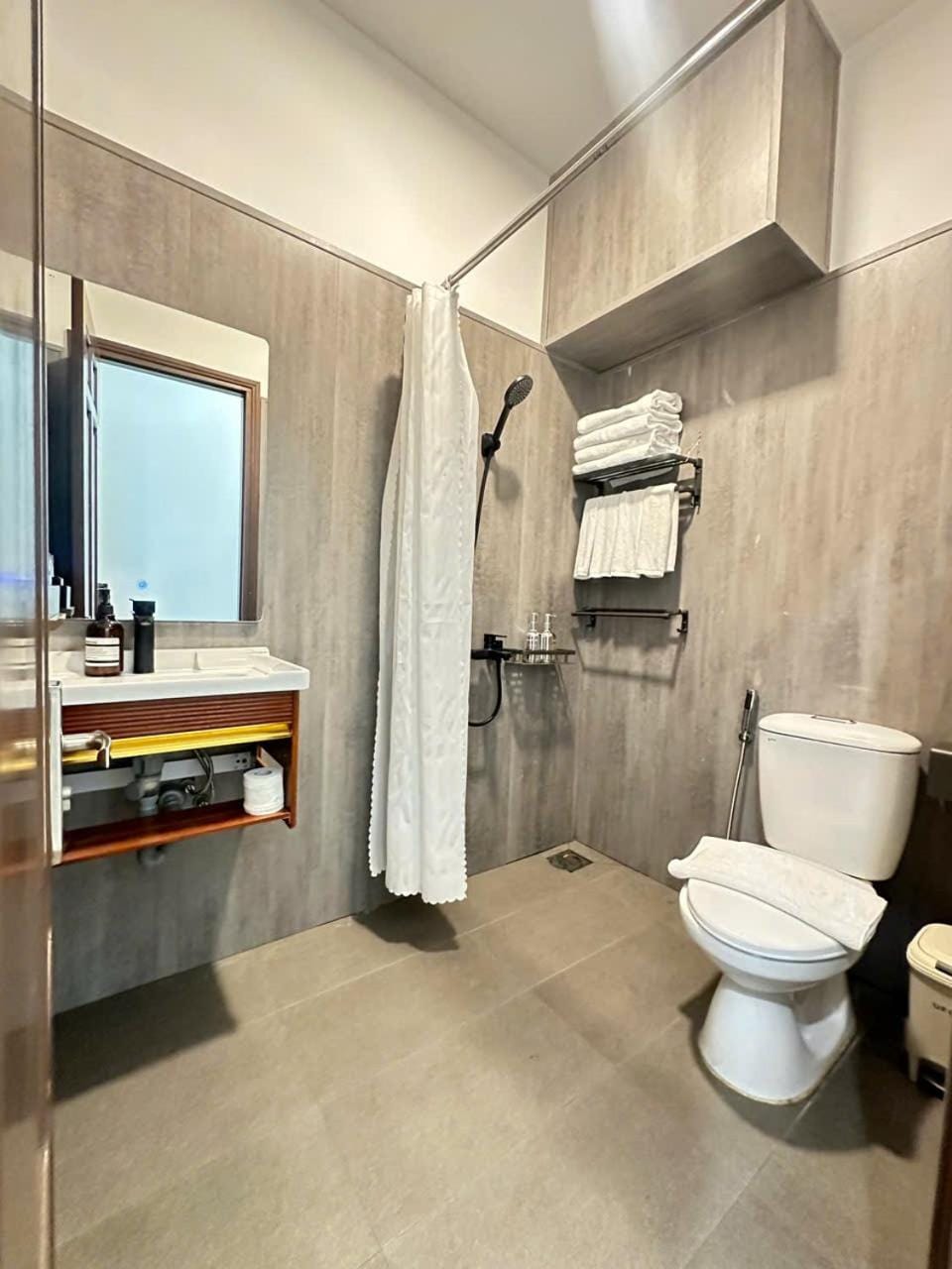Shower, Toilet, Bathroom