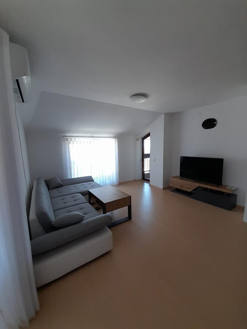 TV and multimedia, Seating area