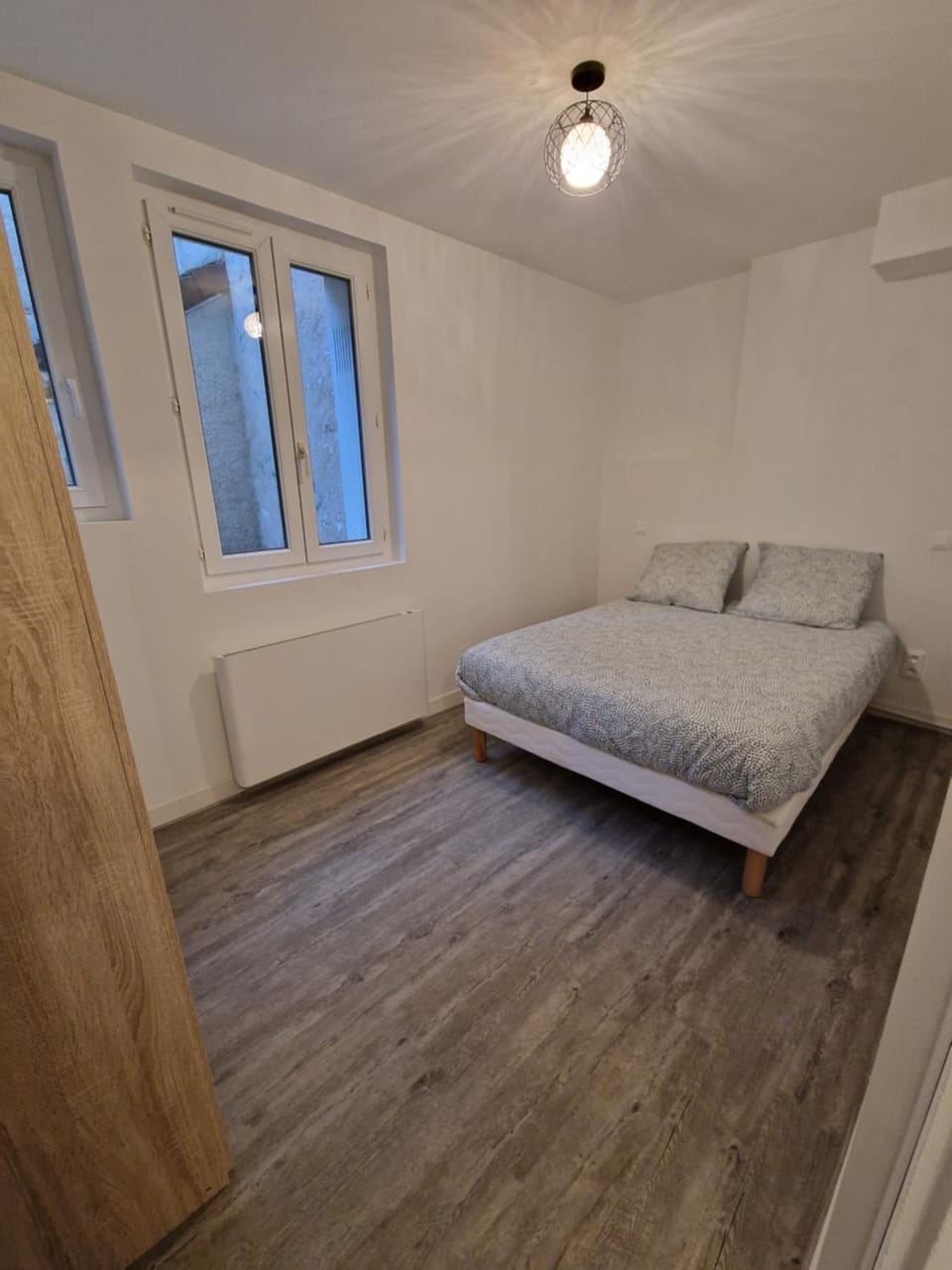 Bed, Photo of the whole room, Bedroom, wardrobe