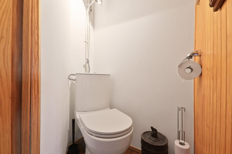 Toilet, Bathroom