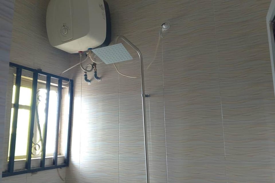 2 Bed - Sleeps 4 with Free Parking Apartment in Nigeria