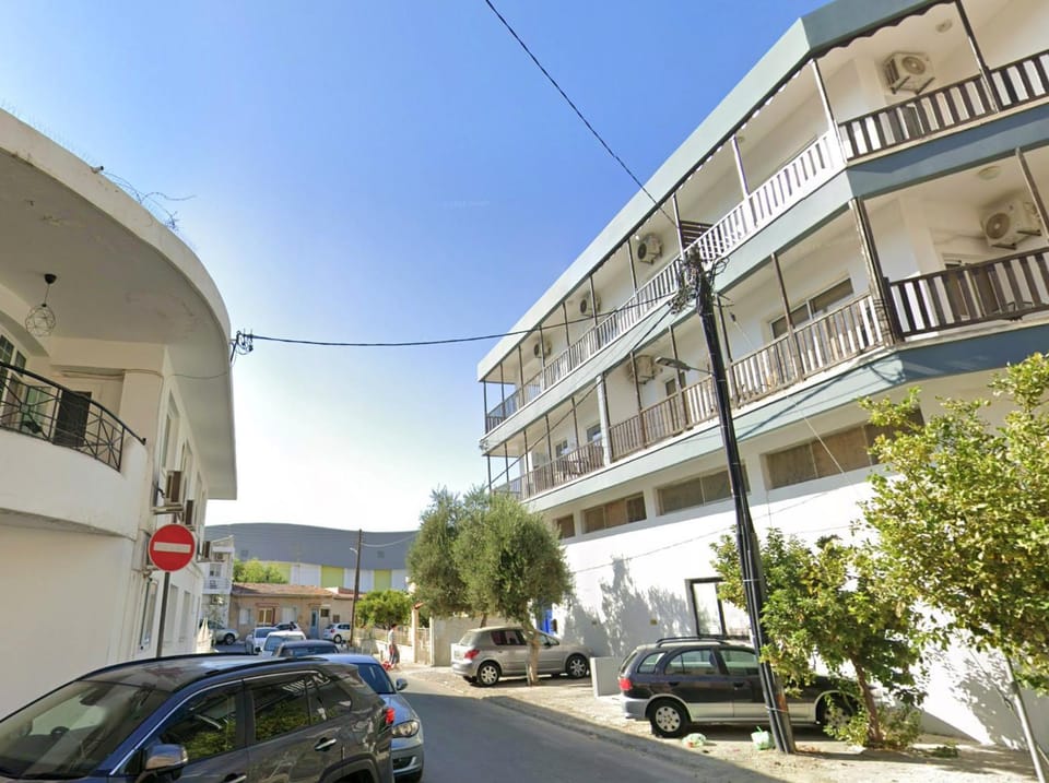Property building, Neighbourhood