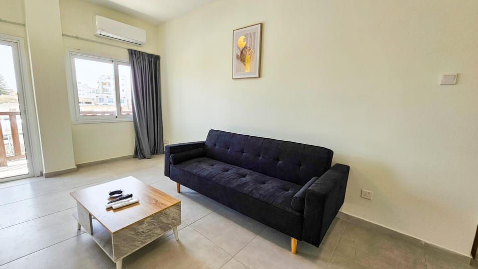 Living room, Seating area, air conditioner