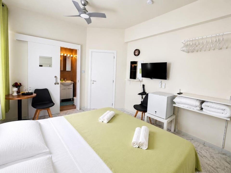 Smart Comfort RoomN3 with Private Bathroom in best Location Beach 250m Apartment in Limassol City
