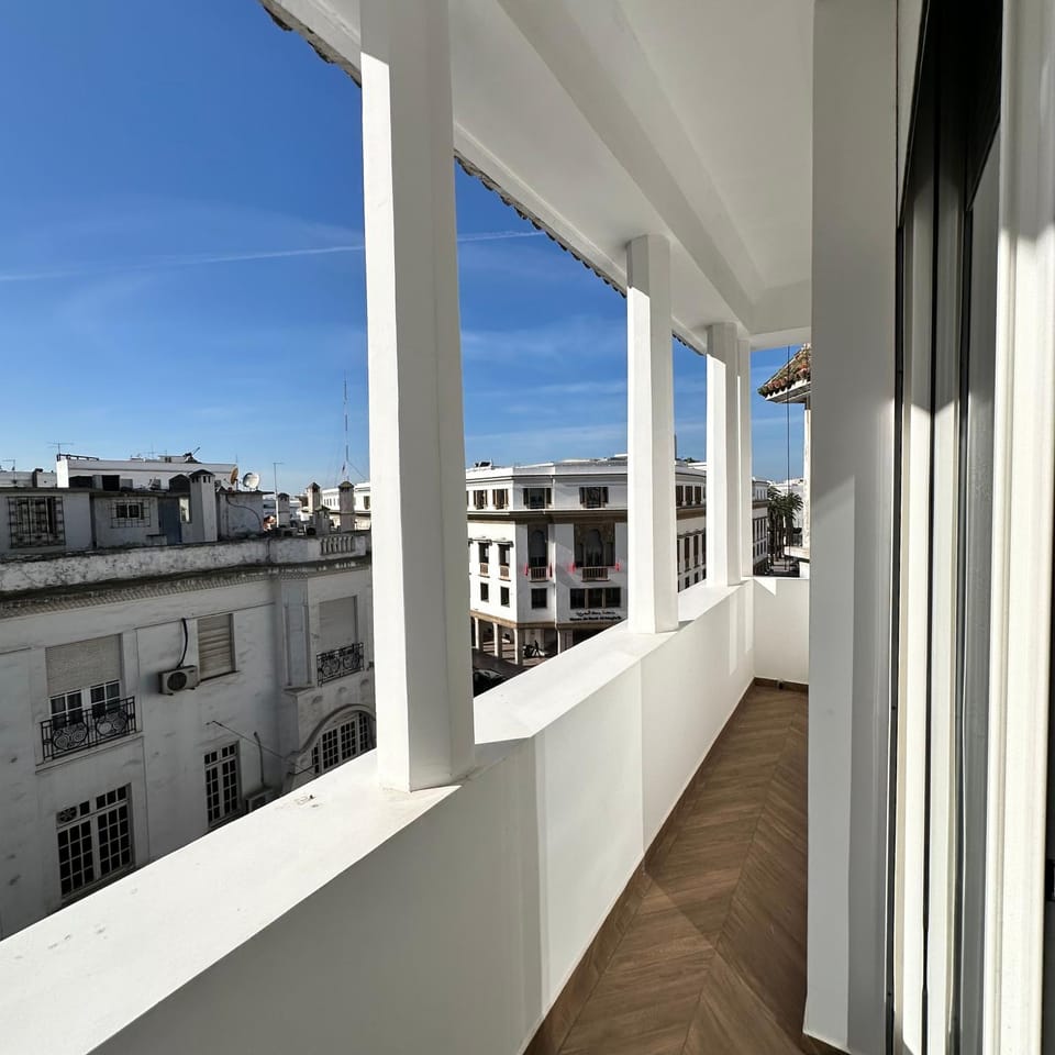 View (from property/room), Balcony/Terrace, City view