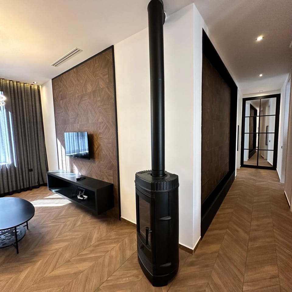 TV and multimedia, Living room, Seating area, internet