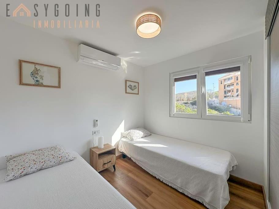 Bedroom, air conditioner