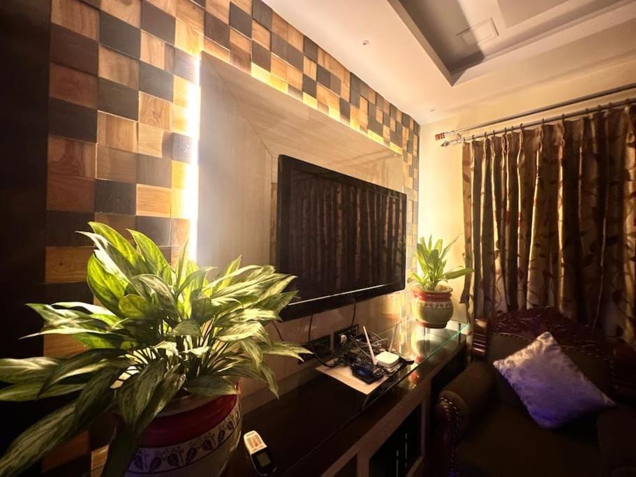 TV and multimedia, Living room, Evening entertainment