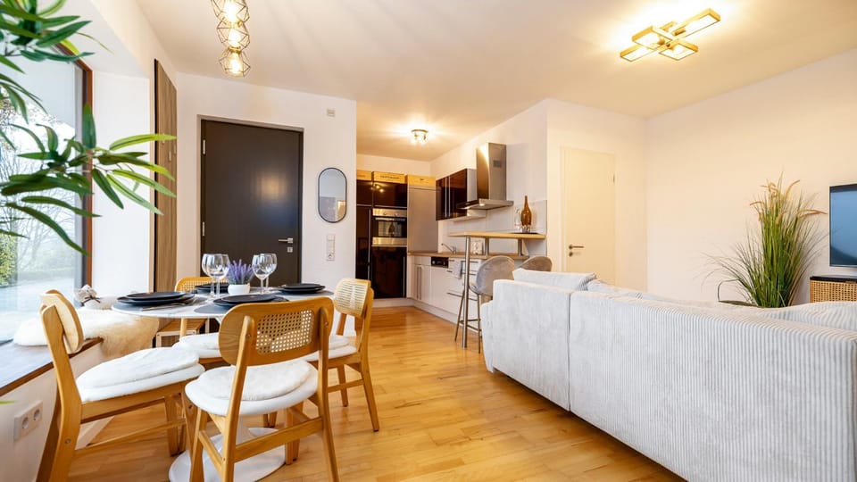 Kitchen or kitchenette, Dining area, pet friendly, stove