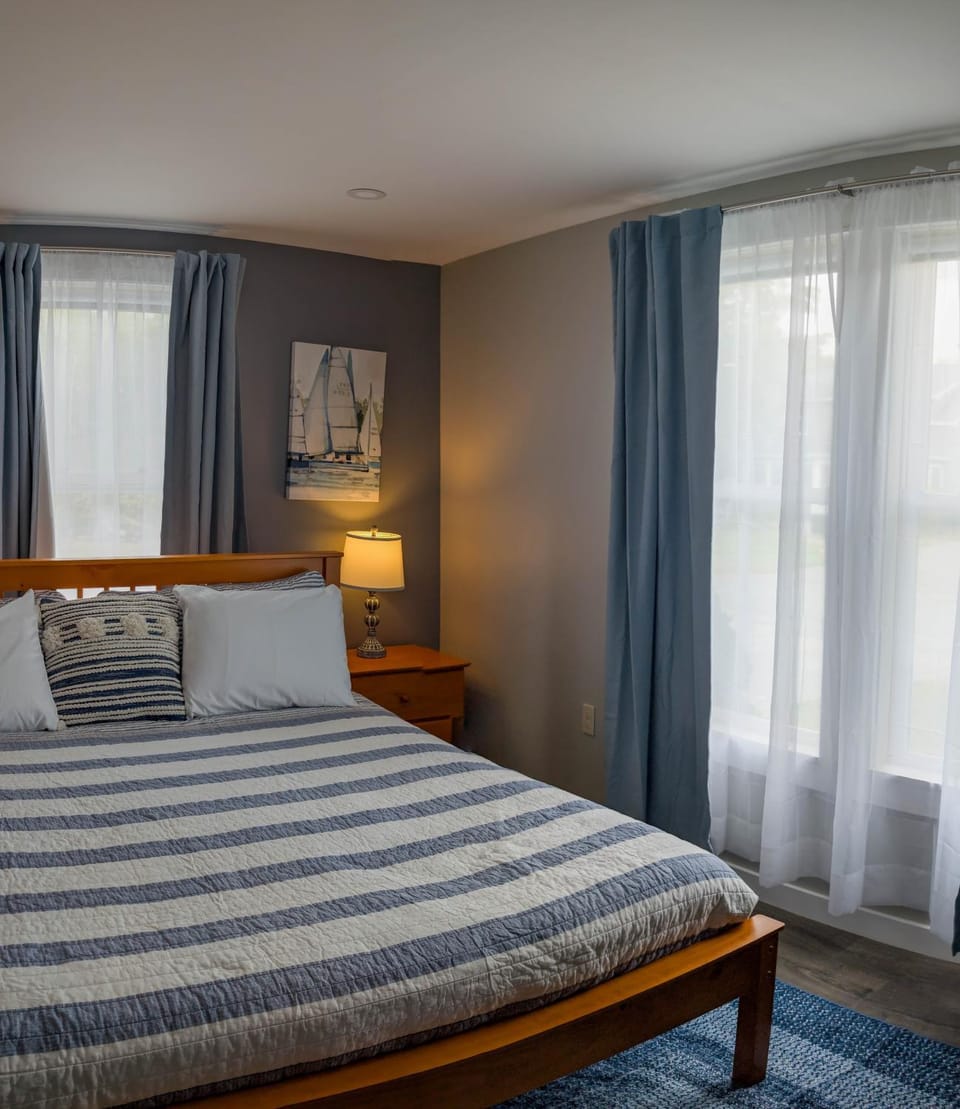Newly Renovated Acadia Apartment Mple Street Apartment in Ellsworth