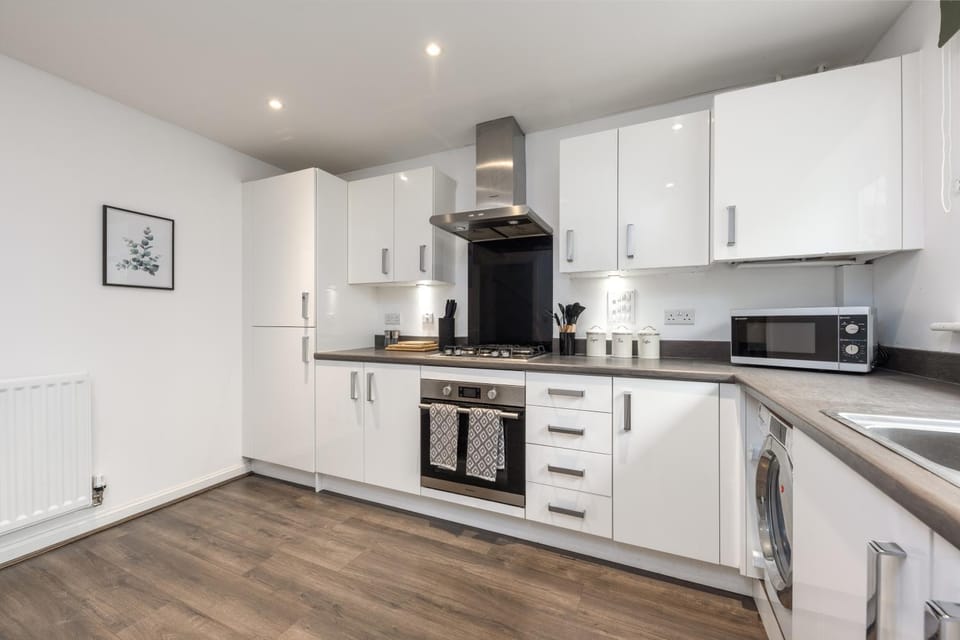 Kitchen or kitchenette, oven, stove