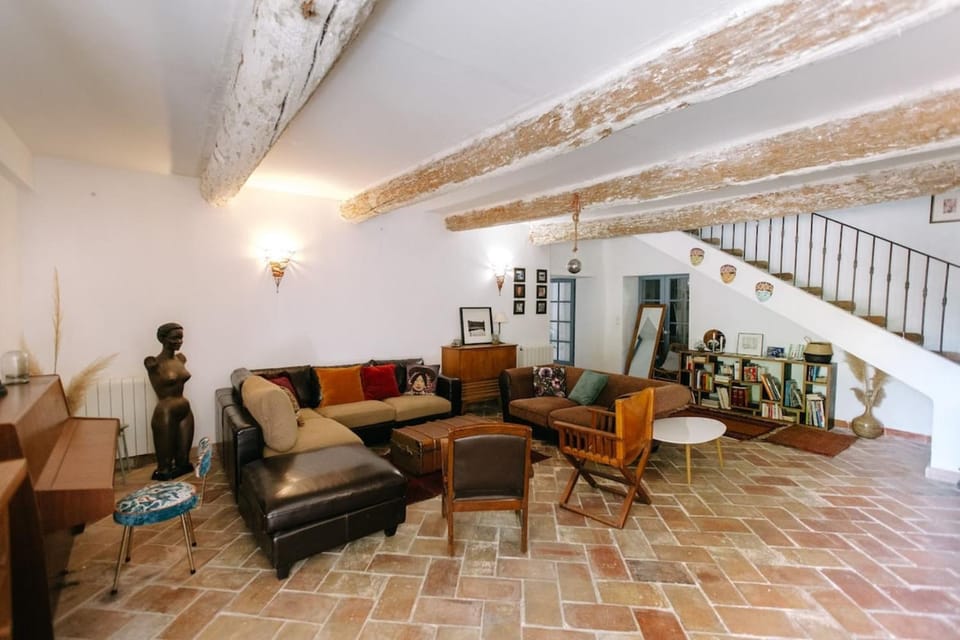 40m2 suite in 18th-century Provencal farmhouse House in Pernes-les-Fontaines
