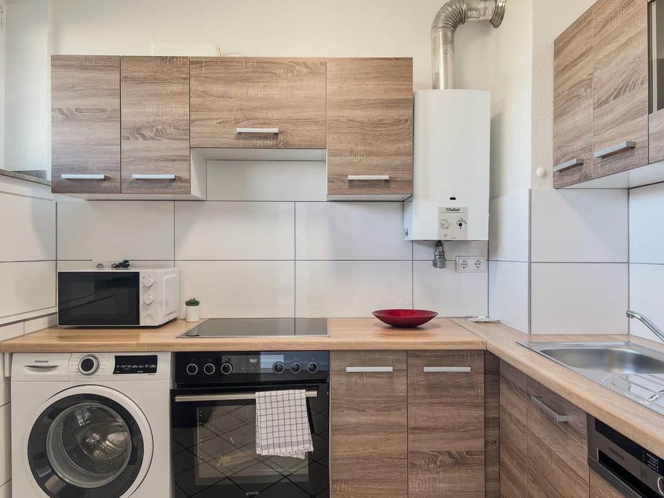 Kitchen or kitchenette, kitchen