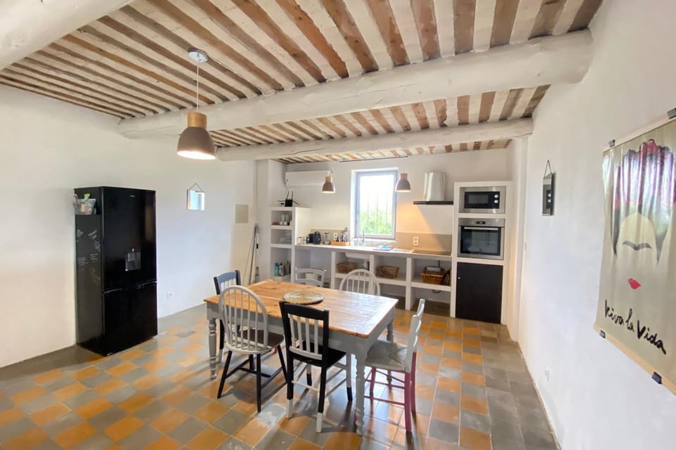 84B6 - Loft in charming 18th century farmhouse Apartment in Pernes-les-Fontaines