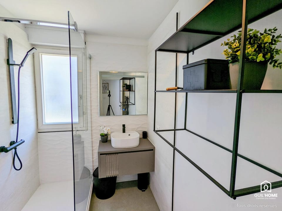 Shower, Bathroom