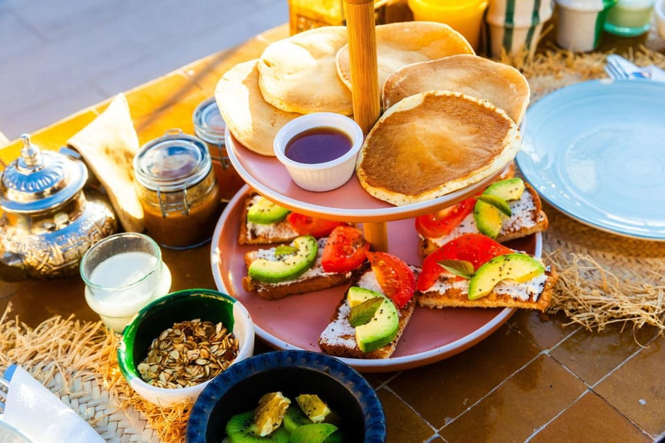 Restaurant/places to eat, View (from property/room), Balcony/Terrace, Food and drinks, Seating area, Area and facilities, Breakfast, Breakfast