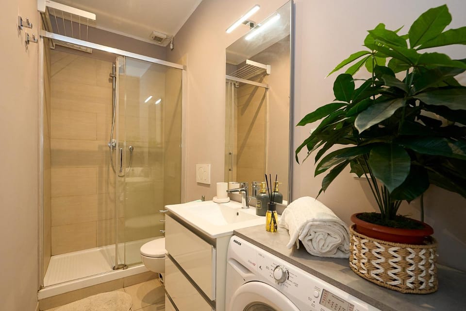 Shower, Bathroom, washing machine