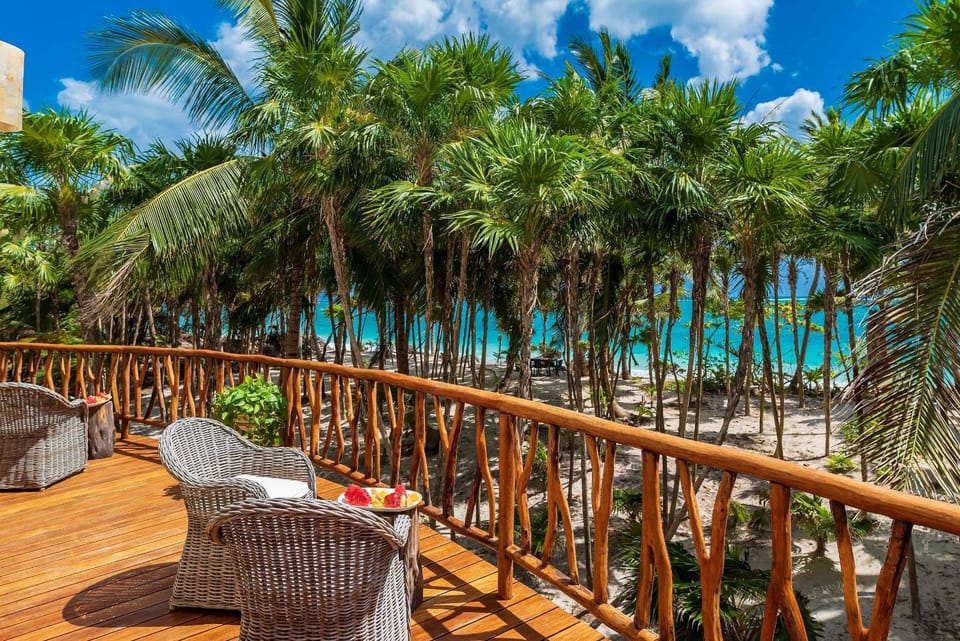 Bird's eye view, Coffee/tea facilities, Seating area, Garden view, Sea view, Area and facilities
