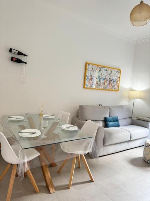 Living room, Dining area