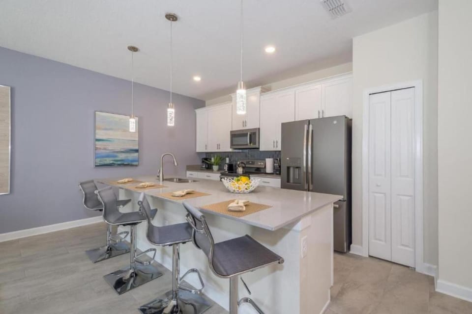 4 BD 3 BA Private Pool Storey Lake 4832 House in Kissimmee