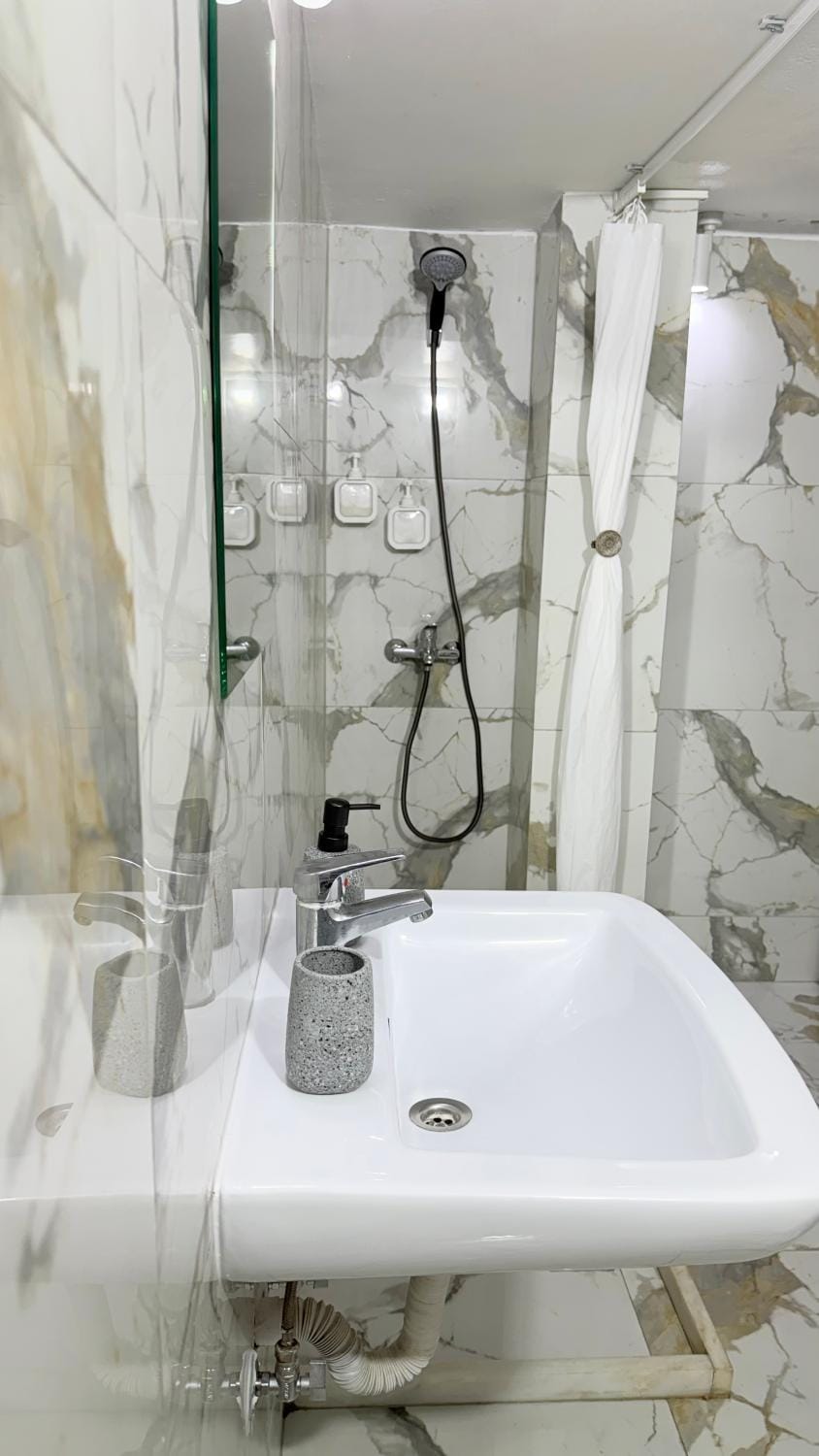 Shower, Bathroom, towels