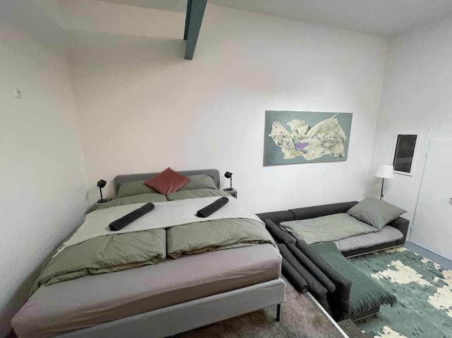 Living room, Photo of the whole room, Bedroom