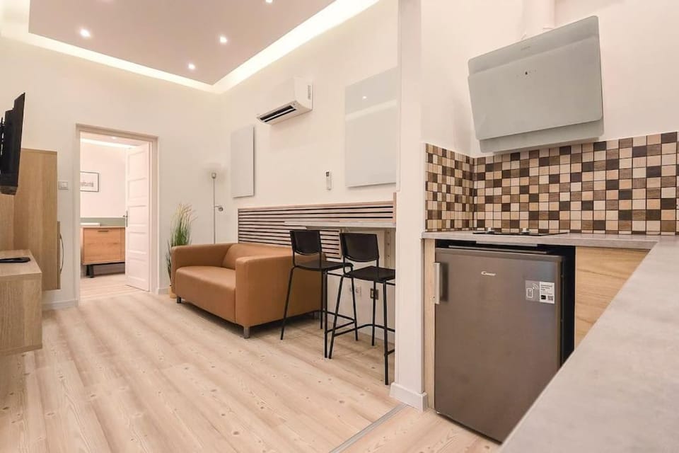 Kitchen or kitchenette, Living room