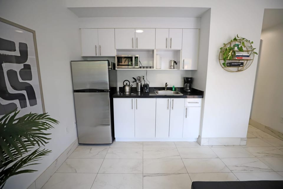 Coffee/tea facilities, Kitchen or kitchenette, microwave, pet friendly, stove, toaster