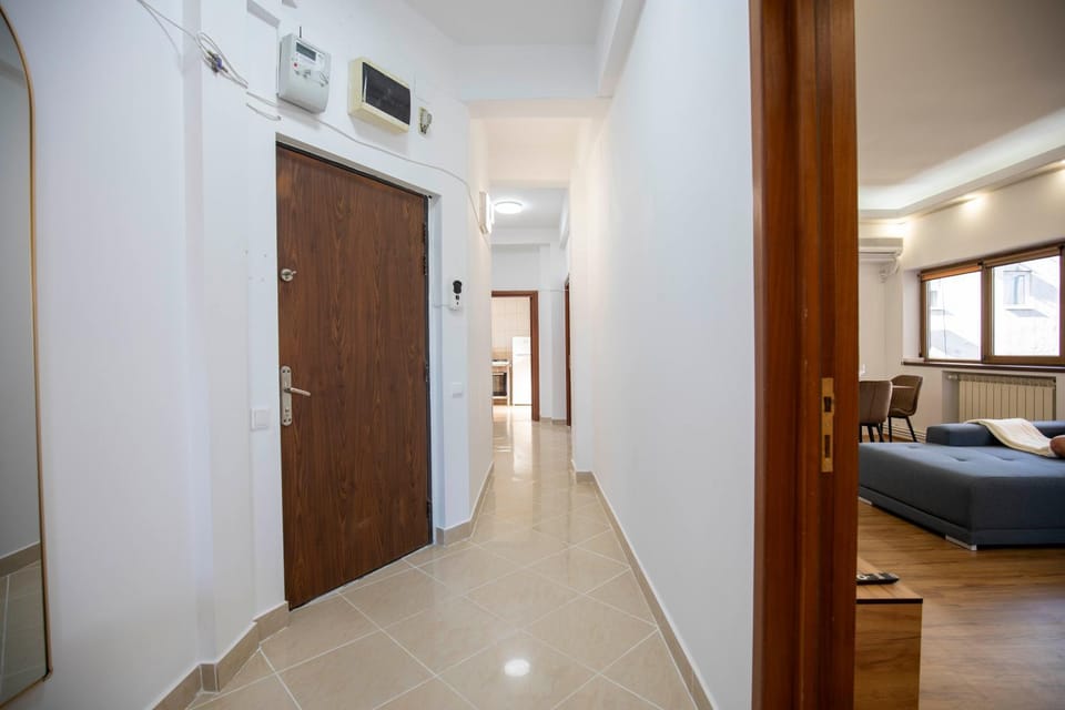 Spacious Penthouse with Terrace and City-View Apartment in Bucharest