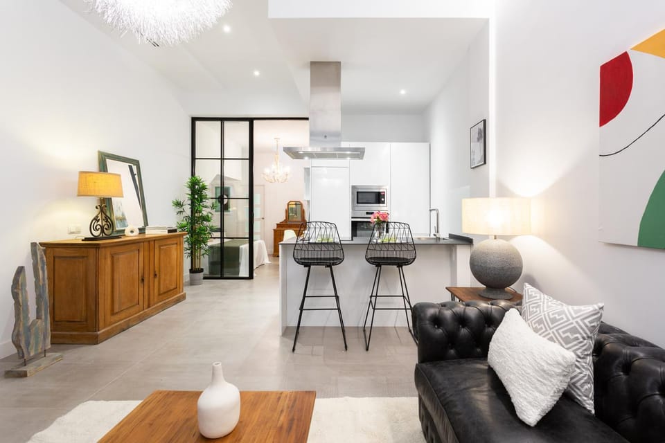 Apartamento Amplio y Luminoso en el Centro de Chamberí Apartment in Madrid
