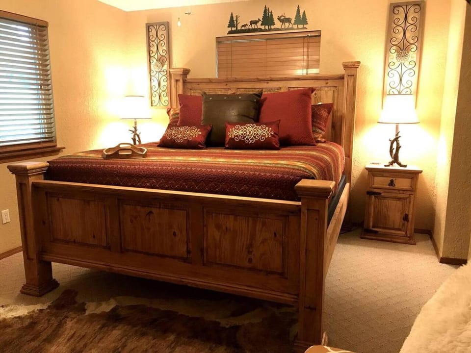 Horsin Around-cabin With A Peaceful Covered Deck Cabin in Ruidoso