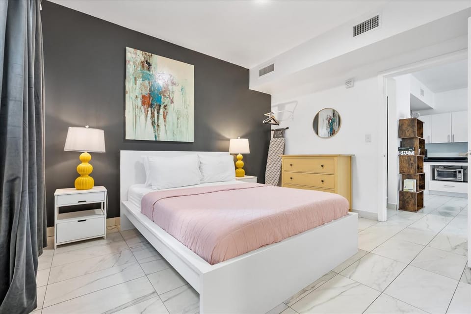 3 Bedroom 3 Bathroom Miami Beach Apartment Apartment in Miami Beach